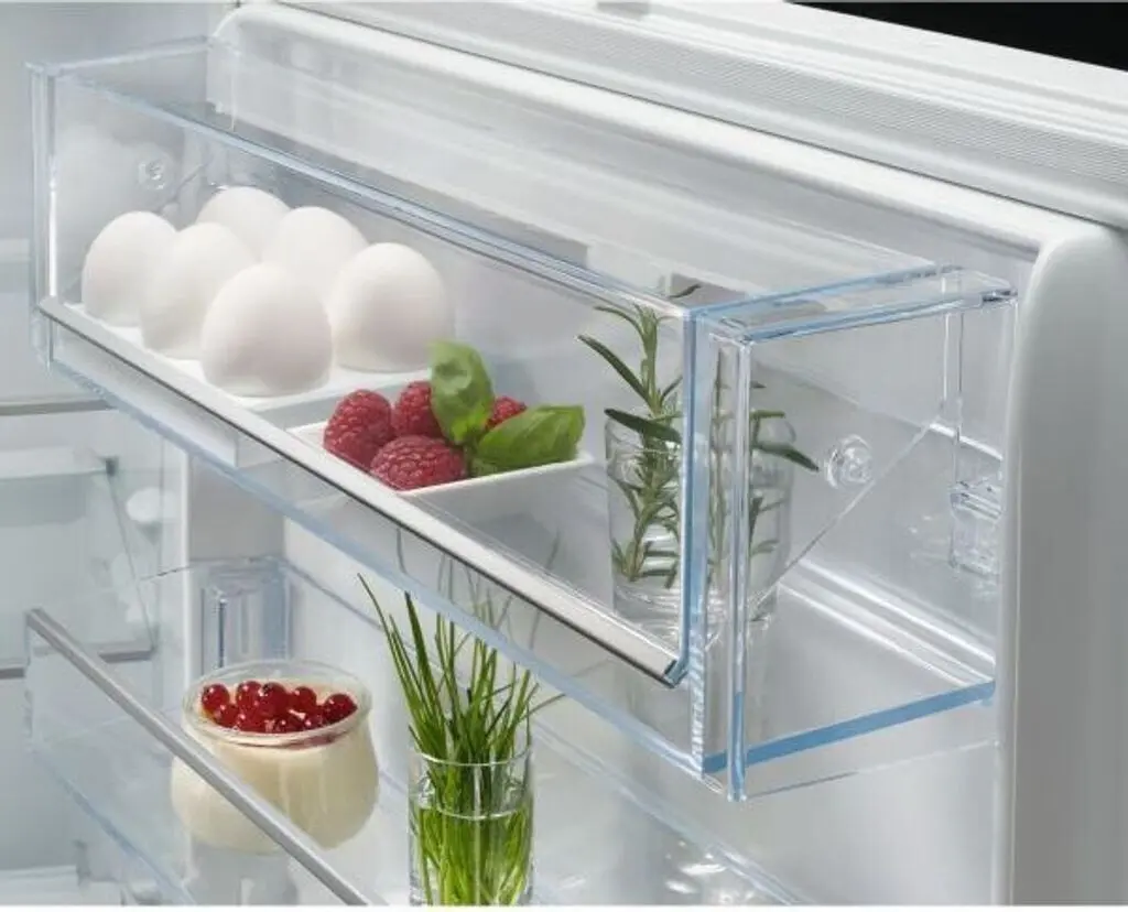 AEG TSF5O881DF Einbaukühlschrank 4-Sterne-Gefrierfach – Bild 4